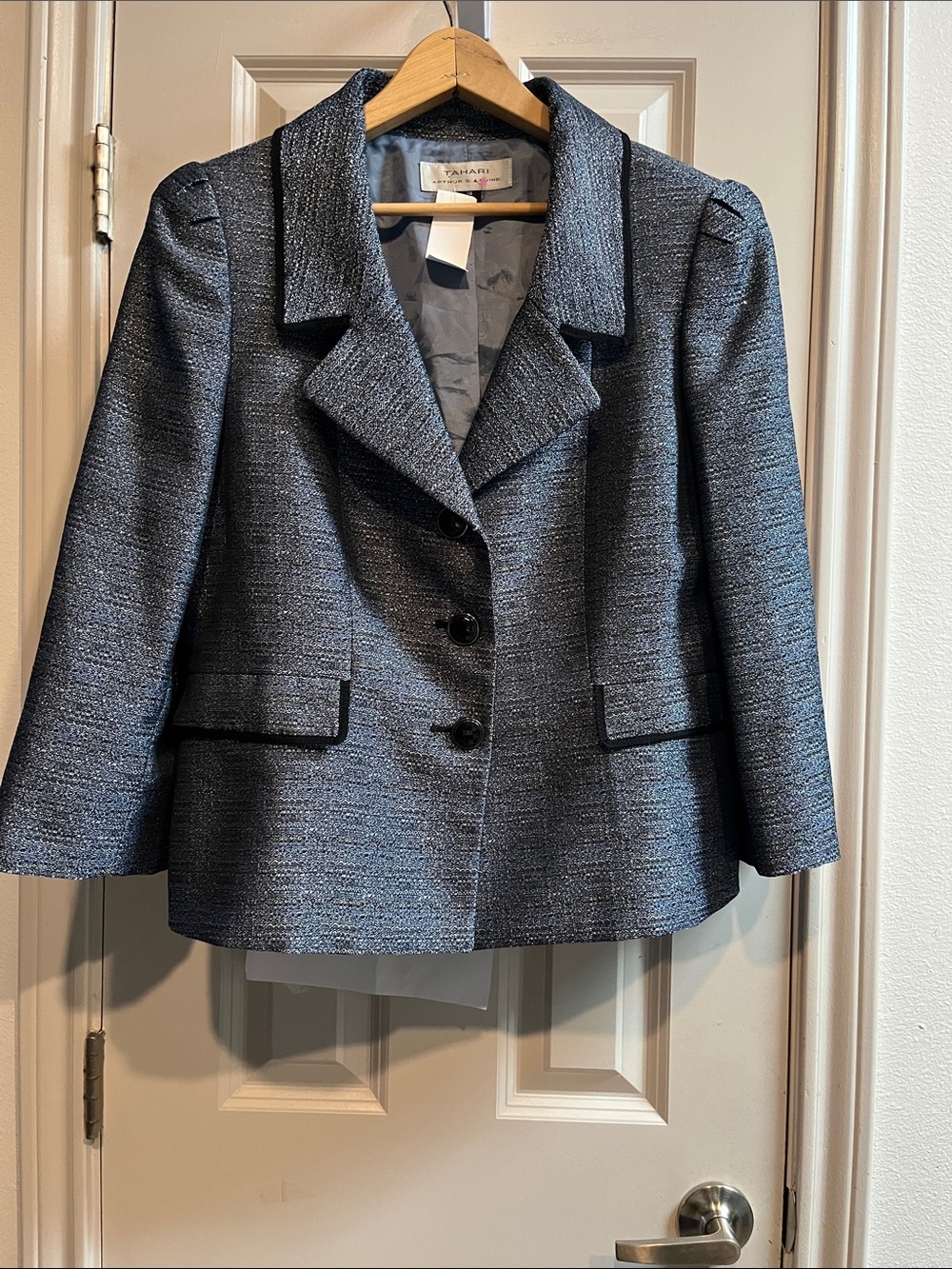 Tahari ASL Silver-Gray Textured Three-Button Blazer